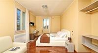 Atelier Hotel Classic Гардоне Ривьера Экстерьер фото